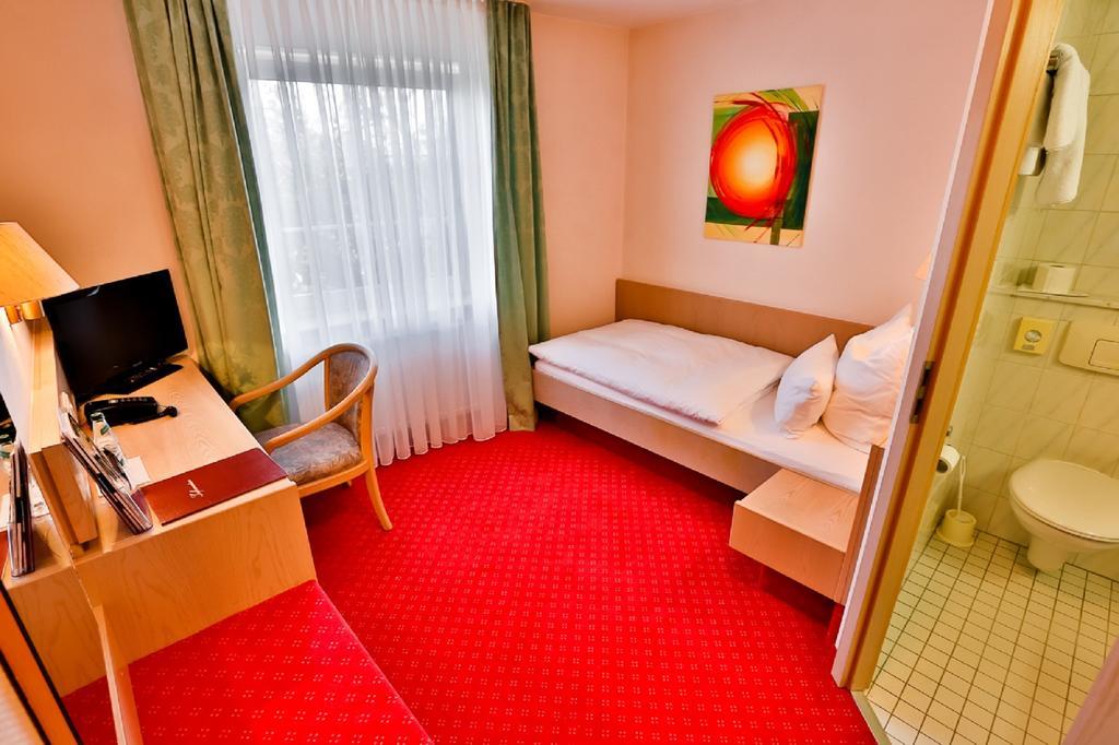 Mayers Waldhorn - Zwischen Reutlingen Und Tuebingen Kusterdingen Номер фото